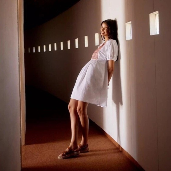 Madewell White Embroidered Smocked Dress Size Medium - Picture 6 of 6